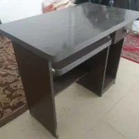 میز کامپیوتر تمیز