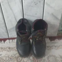 یک جفت کفش ایمنی