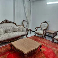 مبلمان سلطنتی و راحتی در حد نو بفروش میرسد