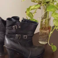 فروش نیم بوت زنانه چرم طبیعی( کارکرده) سایز ۳۶