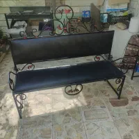 دو عدد صندلی