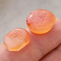 دوعدد نگین عقیق یمنی خطی فوق کهنه اصل جنس