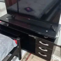 تلویزیون سامسونگ 42 اینچ همراه با میز