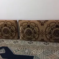 دوعدد پشتی در حد نو مناسب برا خانه ویلا و کافه
