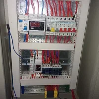 نیازمند دو نیروی جهت برق کشی ساختمان هستم