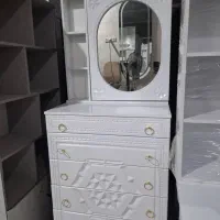 میز ارایشی‌ شیک