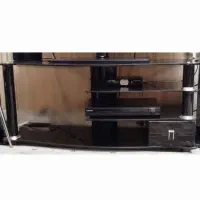 میز تلویزیون شیشه ای