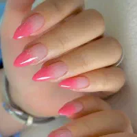 آف خدمات آموزش کاشت ناخن فقط ۱۵۰۰