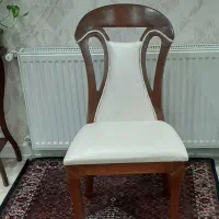 ۲ عددصندلی چوبی غذاخوری در حدنو( بدون میز)