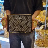 سینی مشکی اماراتی با رگه های طلایی طرح سه بعدی|ظروف سرو و پذیرایی|مشهد, سلام|دیوار