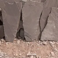 ۲۴هکتار معدن سنگ قرمز کیلان