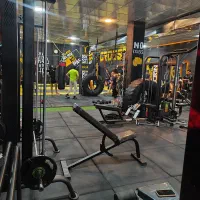 تناسب اندام . کلاسهای گروهی کراسفیت فیتنس باشگاه