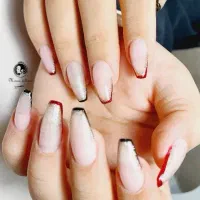 خدمات و آموزش تحصصی کاشت ناخن