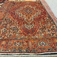 قالی ۱۲متری دستباف بختیاری با زمینه روناسی رنگ
