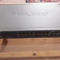 سوییچ شبکه و مقداری کابل شبکه ۳،۵و۱۰ متری