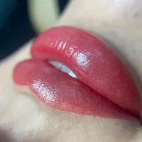 خدمات میکروبلیدینگ و میکروپیگمنتیشن