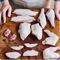 اسخدام نیرو برای خورد کردن مرغ