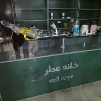 فروش کمد ها ،ویترین و وسایل یک باب مغازه عطر فروشی|حراج|گناباد, |دیوار