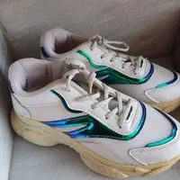 کفش اسپورت لژدار