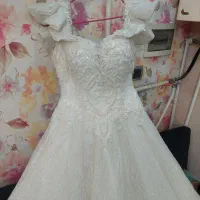 لباس عروس|لباس|لاهیجان, شهید آوینی|دیوار