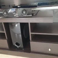 تلویزیون همراه با سینما خانگی و میز|تلویزیون و پروژکتور|مهاباد (آذربایجان غربی), |دیوار