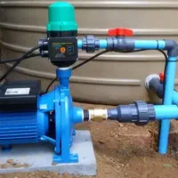 نصب پمپ وتعمیر ابگرمکن و لوله کشی وجوشکاری سیم کشی