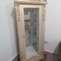 یه گنجه و یه ساعت ایستاده بفروش میرسه