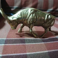 مجسمه گاو وحشی برنز