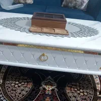 میز وسط با سه گل میز