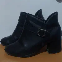کفش ها۱۰۰