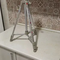 یک عدد پایه دوربین