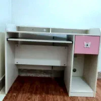 میز کامپیوتر از جنس ام دی اف درجه یک