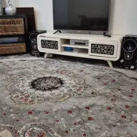 تلویزیون و میز تلویزیون