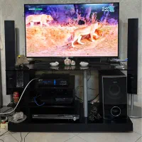 میز تلویزیون شیشه ای