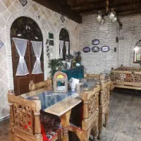 میز و صندلی وتخت چوبی سنتی