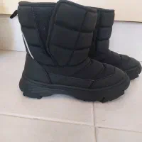 بوت|کفش و لباس بچه|کیش, |دیوار