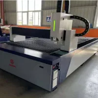 نیروی کار اپراتور ماهر دسنگاه برش لیزر