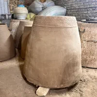 ساخت انواع تنور و گلدانهای سفالی از کارگاه