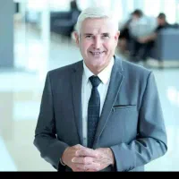 بازنشسته نیروی انتظامی یا دادگستری