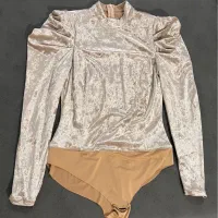 فروش بلوز بادی مخمل آستین دار زیر دکمه دار