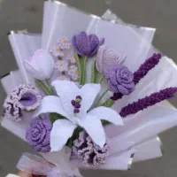 گل بافتنی دسته گل دست ساز لیلیوم و رز و لاله