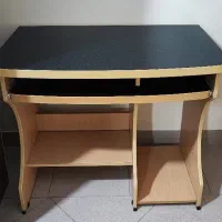 میز تحریر کامپیوتر و صندلی