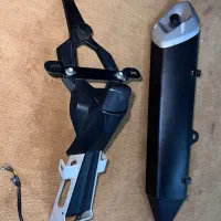 اگزوز و گلگیر بنلی ۱۸۰فابریک کاملا نو