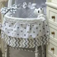 تخت کنار مادر ملورین و کریر