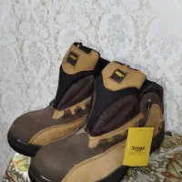 کفش و لباس کار