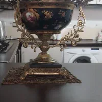 میوه خوری برنجی با کاسه چینی طلا کوب|ظروف سرو و پذیرایی|اراک, |دیوار