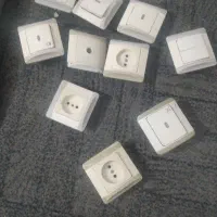 تعدادی کلید پریز به فروش میرسه