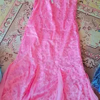 تعدادی لباس نو|لباس|مشکین‌دشت, |دیوار