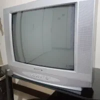 تلویزیون 21اینچ صنام با میز تلویزیون