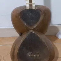 تار  مهر (زند)|سازهای سنتی|همدان, |دیوار